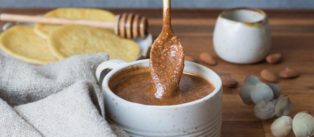 Pâte à tartiner aux amandes "Amlou"